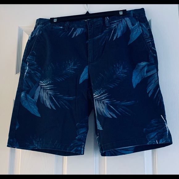 Men cotton blend short, ultimate slim, built-in flex. Size 34, printed blue. - Picture 5 of 7